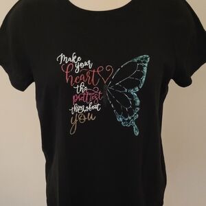 Women's Black Graphic Tee - "Make Your Heart The Prettiest Thing About You"